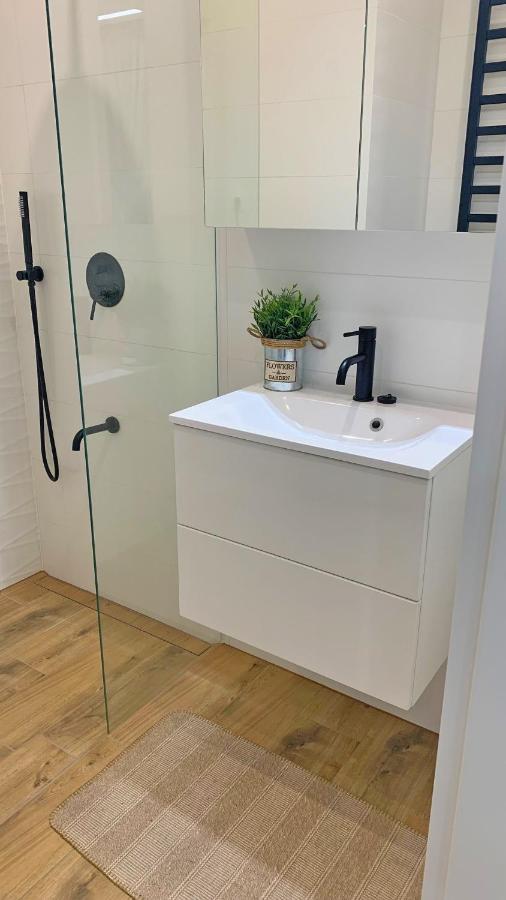 Sipsix Apartment - Modern 2 Bedroom Newly Renovated Flat With Ac In Budapest City Centre Dış mekan fotoğraf