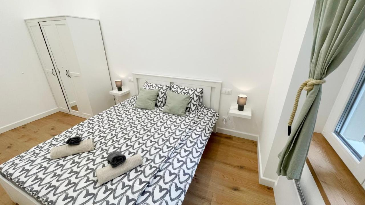 Sipsix Apartment - Modern 2 Bedroom Newly Renovated Flat With Ac In Budapest City Centre Dış mekan fotoğraf